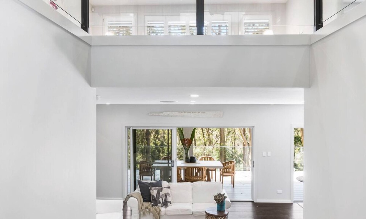 Macmasters Beach House | Escape to the Coast - 2 Weeks of Special Rates! Luxury 4 Bed House at Macs Beach