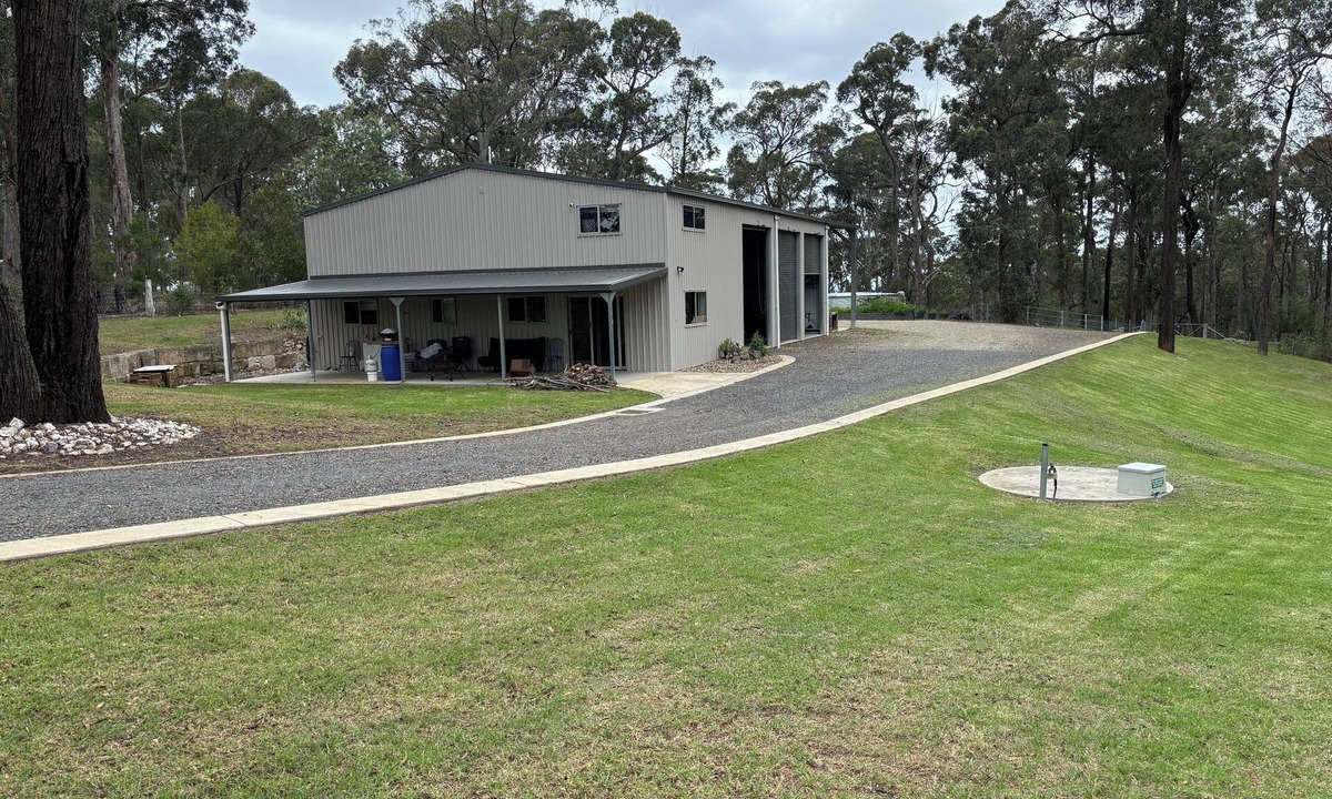 Bald Hills House | Escape to the relaxing Boobook Barn.