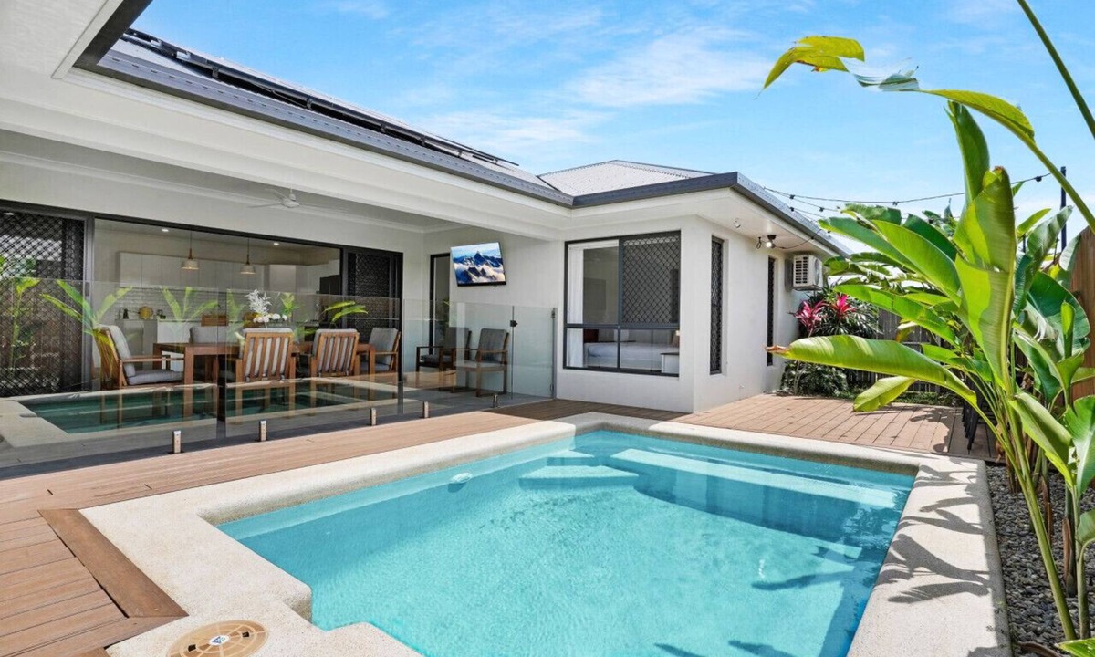 Smithfield House | Escape to Villa Catana: Spacious Home with Pool, Lush Gardens, and Close to Nature!