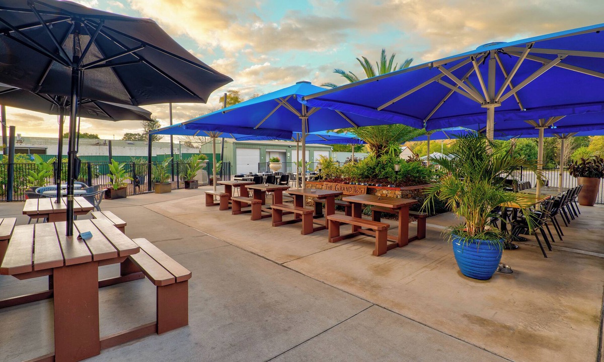 Esk Hotel | Esk Grand Hotel