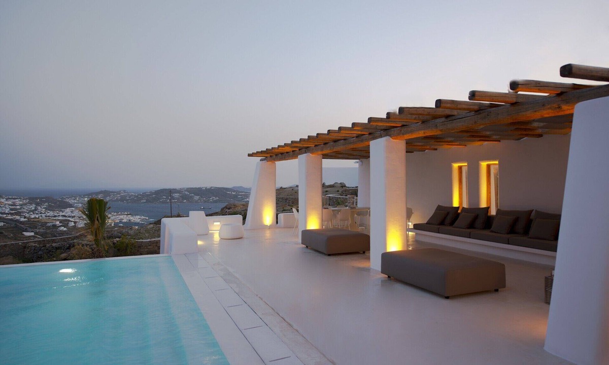 Tourlos Villa | Excellent Mykonos Villa | 7 Bedrooms | Villa Zircon | Great for a Larger Groups