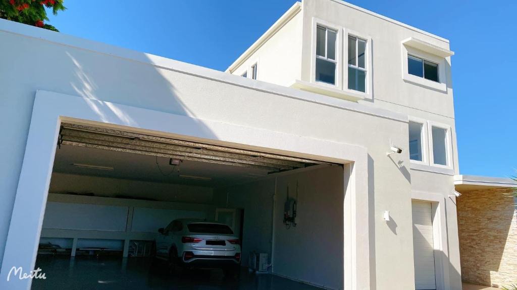 Yeppoon Villa | Exquisite 3 Storey Central Villa With Everything!