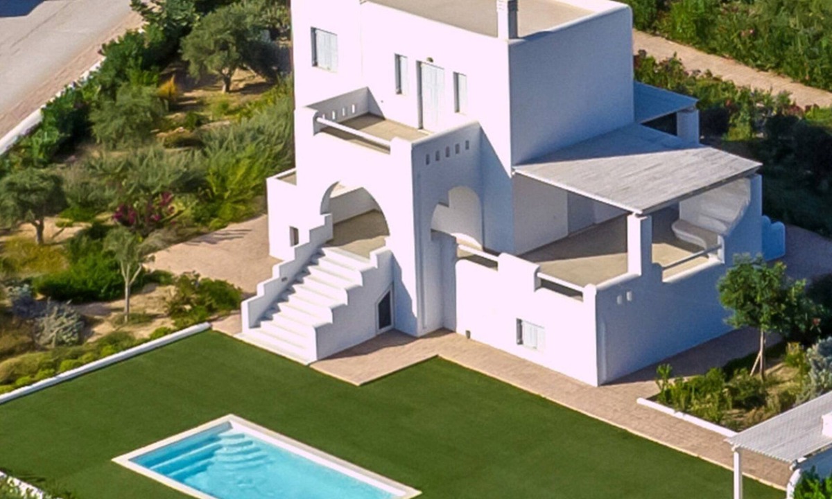 Naxos Villa | Extraordinary Naxos Villa | 5 Bedrooms | Villa Kewell | Spacious Outdoor Area.
