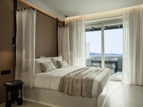 Platis Gialos Hotel | Ezio Bo Luxury Living