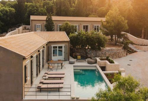 Tselendata Villa | F Topia Villas