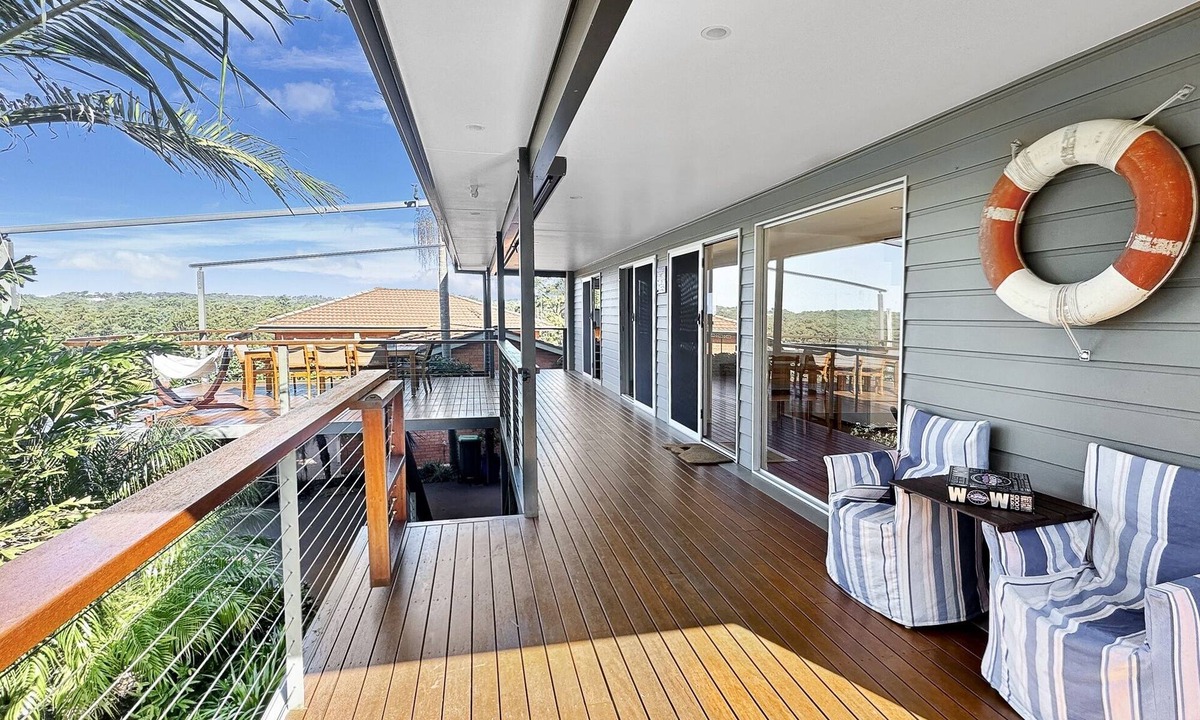 Surf Beach House | Fab 3-Bed Stay with Great Outdoors & Water Views