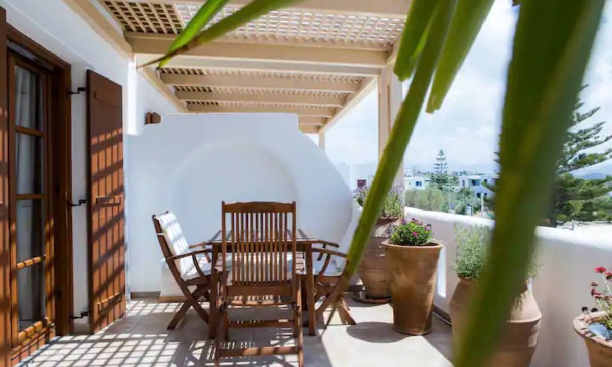 Agia Anna Apartment | Family Beach Apartment, Large Balcony, 1 Min to Sea, Kalypso Flat