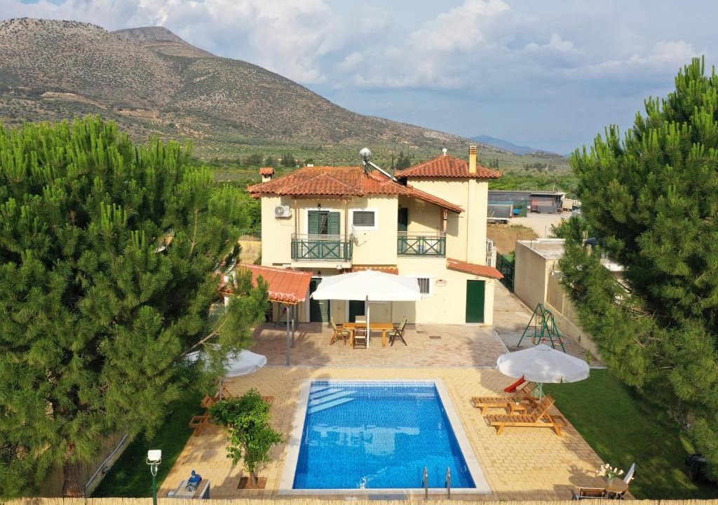 Messolonghi Villa | Family cosy Vila, swimming pool, close to Nauplio