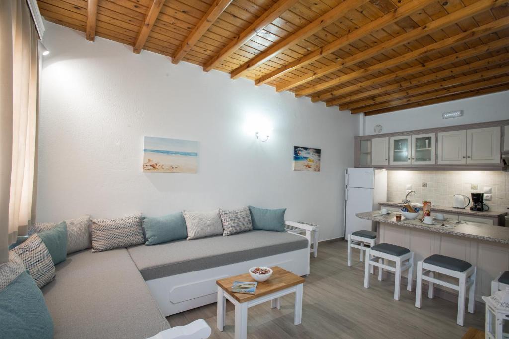 Ornos Apartment | Filoxenia Apartments