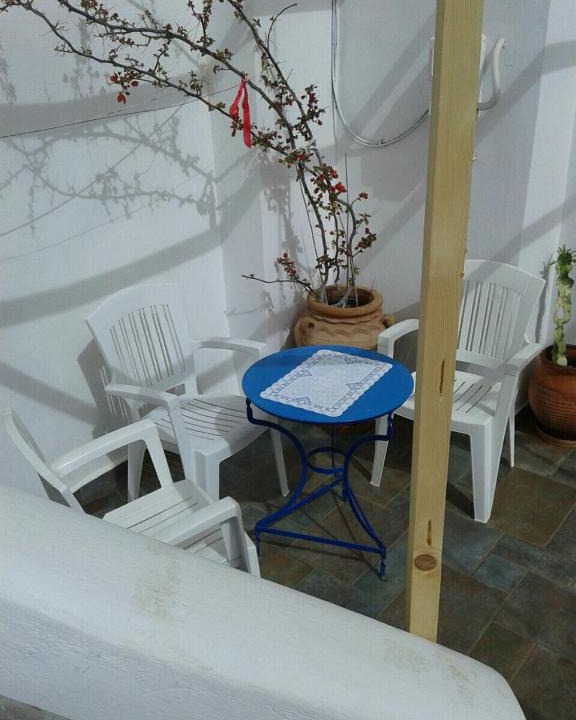 Anafi Apartment | Floras Rooms and Studios