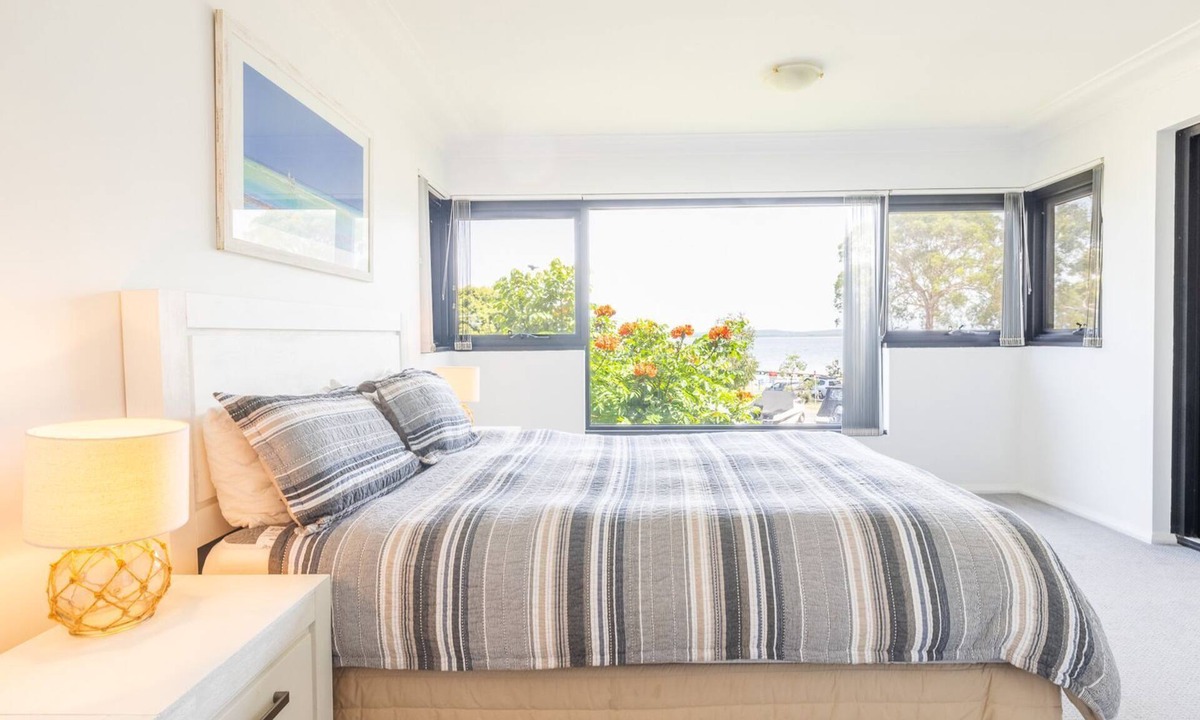 Nelson Bay Apartment | Florentine, 7 11 Columbia Close - wifi, air conditioned unit with fantastic views of Little Beach