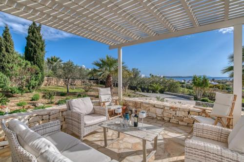 Chrissi Akti House | Foinikas House - Quiet area with Beach access