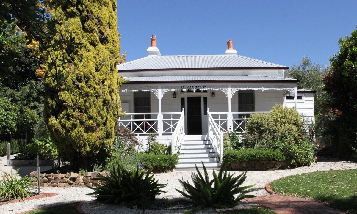 Maldon House | For a couple, a group, or one of life's celebrations