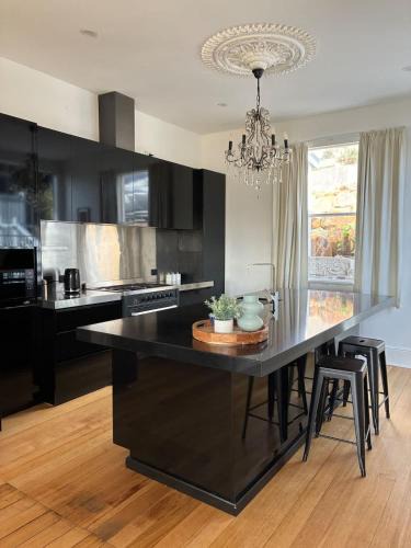 Trevallyn House | Forest Rd Haven with Tamar River Views