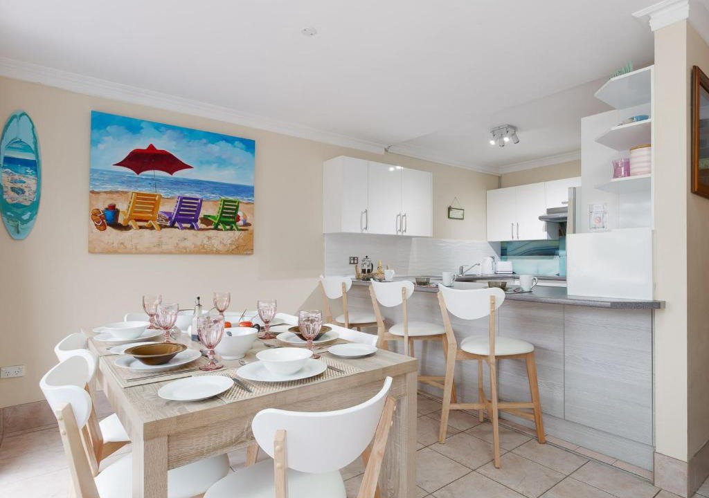 Leonard Avenue Townhouse Air Con | Shoal Bay