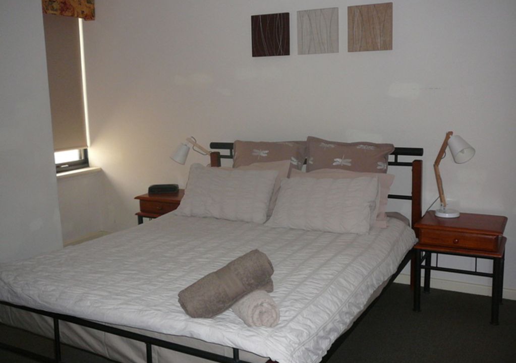 East Perth Apartment | Free Parking/WIFI - Walk to Optus Stadium