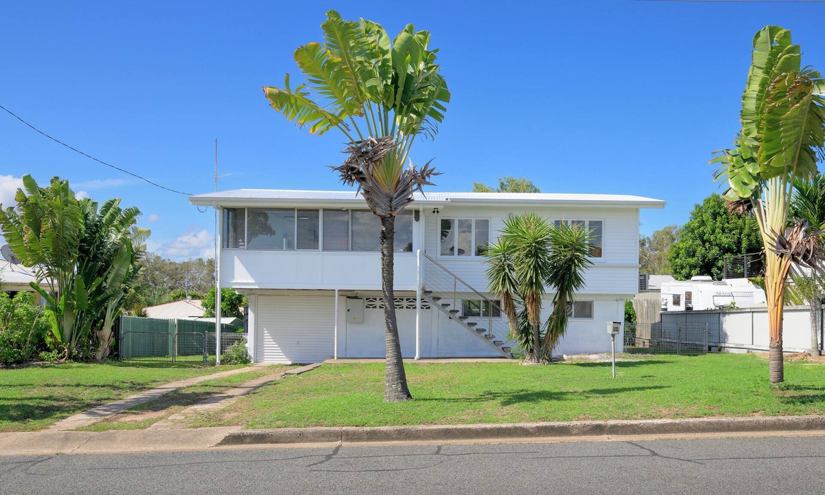 West Gladstone House | Fully renovated home, close to parks, river & beach