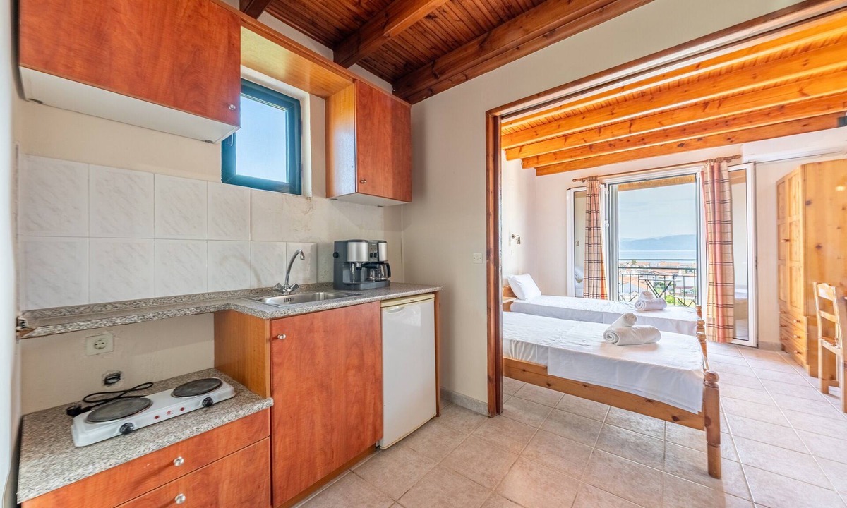 Kavos Apartment | Gavriil G3 Apartment with Sea View, Wi-Fi and Air Conditioning