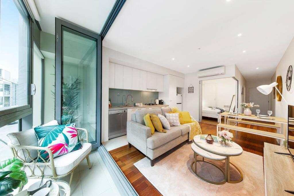 South Yarra Apartment | Gem in the heart of South Yarra