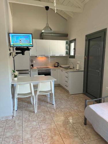 Plitra Apartment | George's place