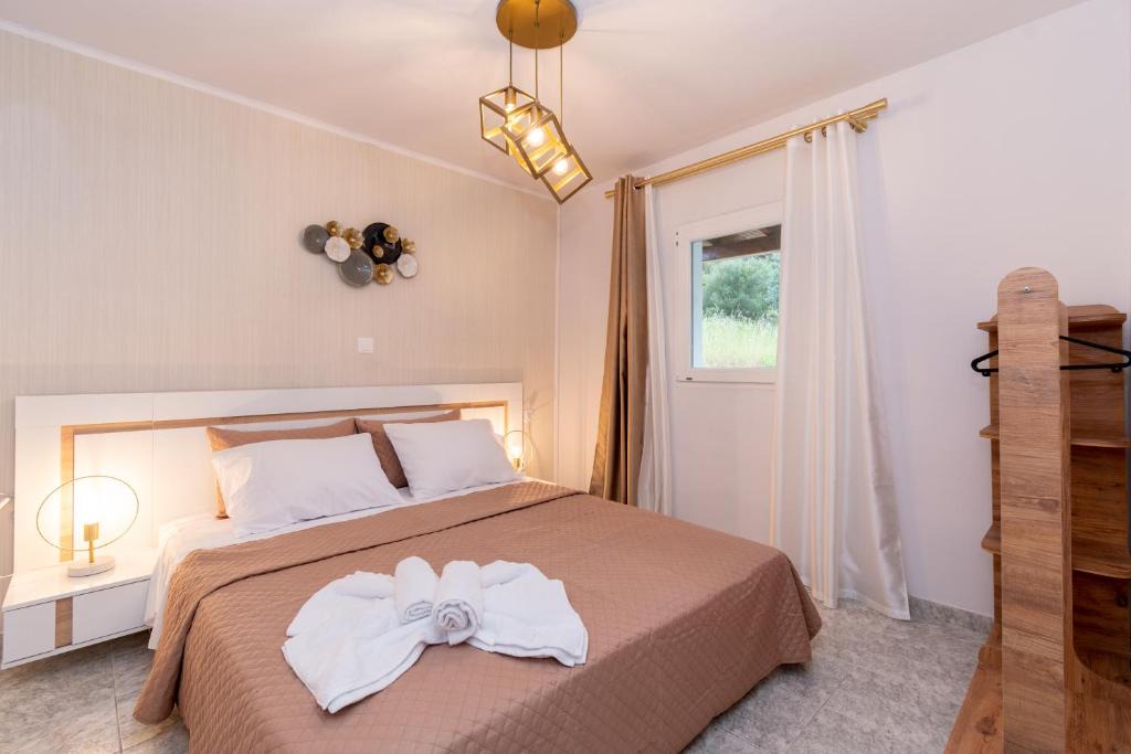 Toroni Apartment | George's sea view apartment