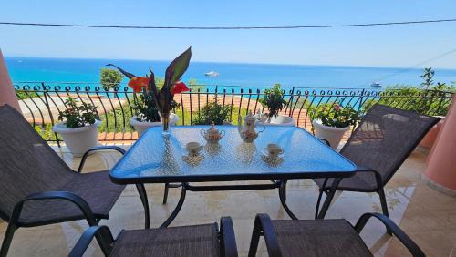 Poros Apartment | Georgia's Skyview