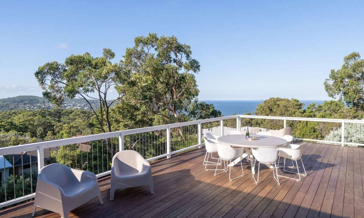Macmasters Beach House | Getawayz NSW - 'Aarini Cottage' - 600m to stunning MacMasters Beach, Coastal Walks & Cafes