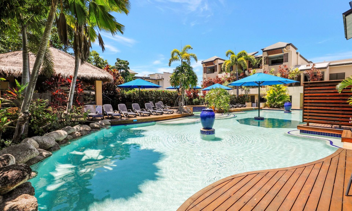 Port Douglas Apartment | Glam Apartment In The Heart Of Town, King Bed, 2 Pools, Free Parking & WIFI