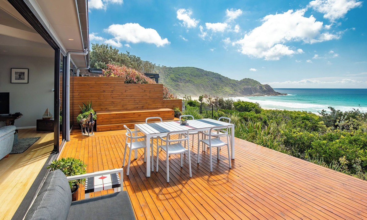 Boomerang Beach House | Gorgeous Rosie's@Boomerang (formerly Tambac) . 3 mins from the Beach!