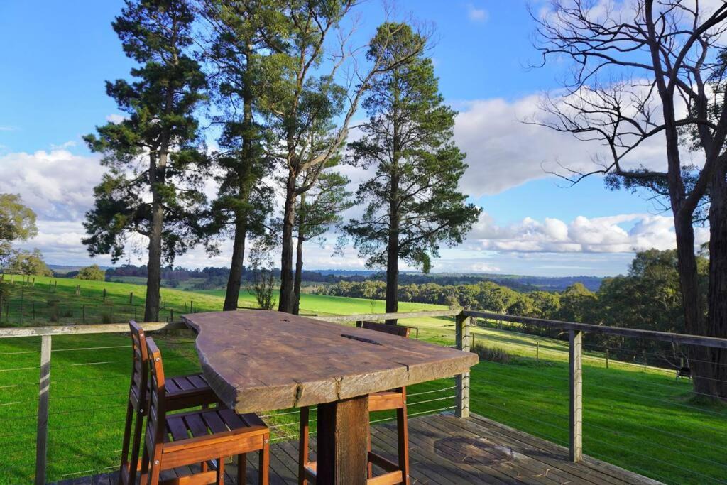 Menzies Creek Villa | Gorgeous villa 10 acre of land