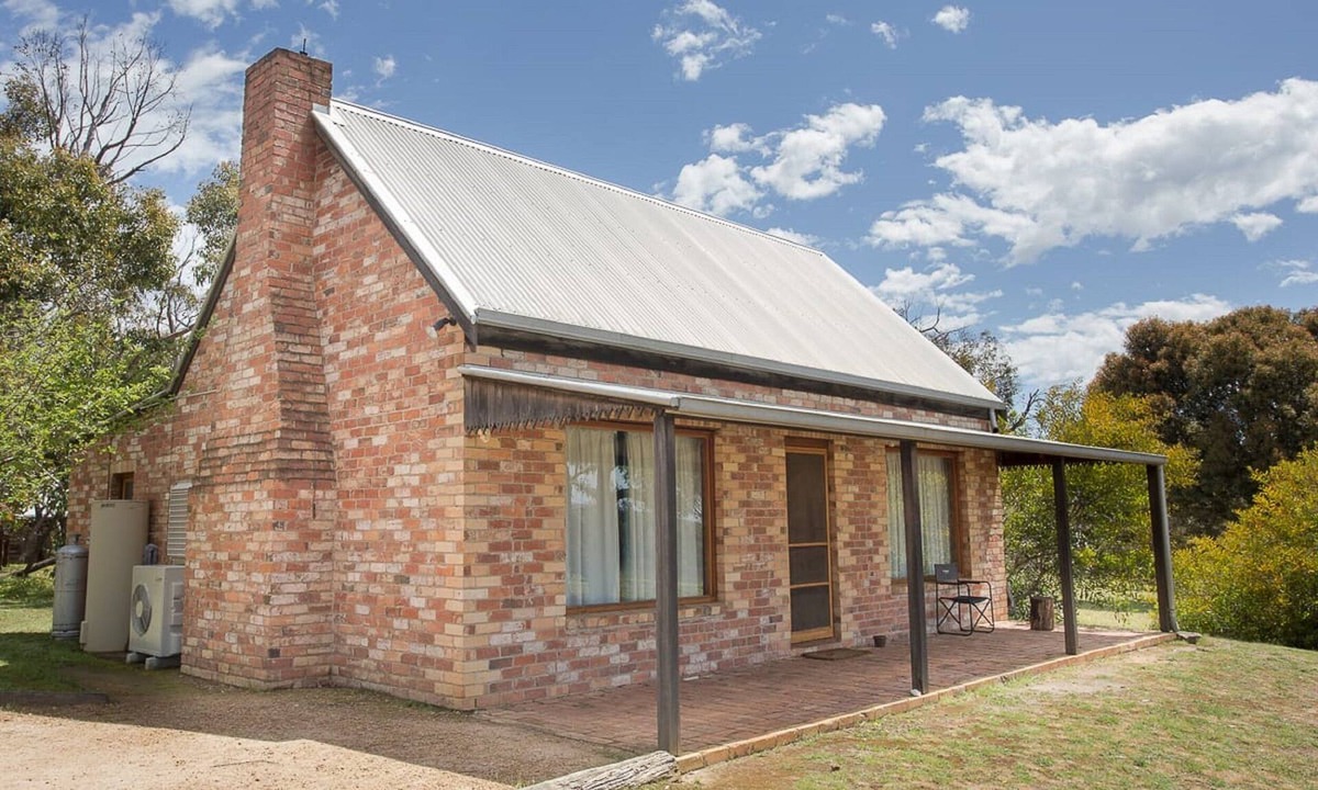 Halls Gap Cottage | Grampians Pioneer Cottage Redbrick