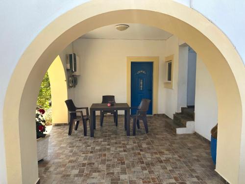 Kithira House | Green Parrot Apartments