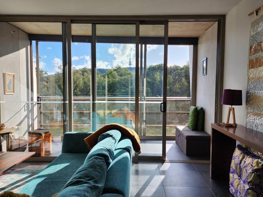 City West Apartment | GREEN ROSE Quiet Spacious Lakeside Carpark Exceptional 70m2