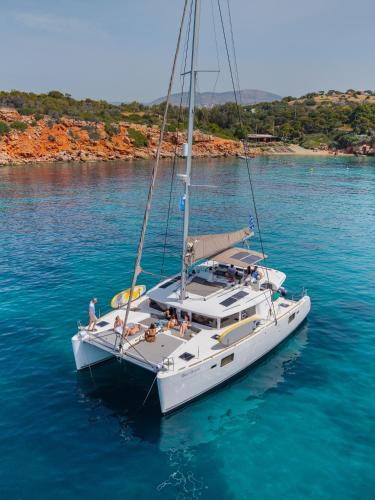 Glyfada Boat Rental | Grey Goose - Lagoon 450 Fly