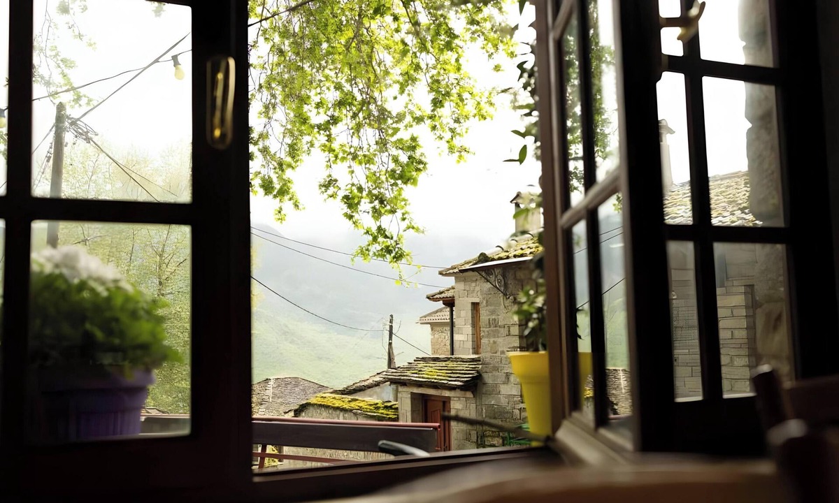 Pyrsogianni House | Guest House 'Armoloi Room 3' with Mountain View, Shared Terrace and Wi-Fi