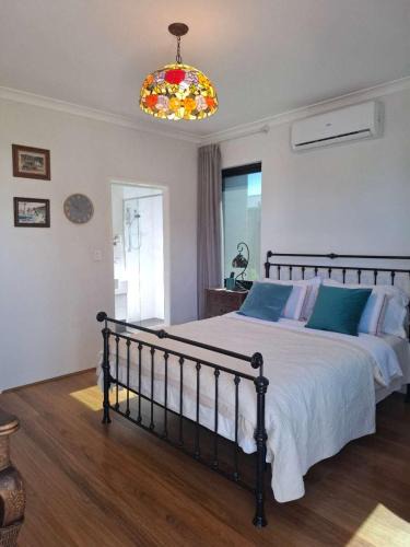 Brentwood House | Guest Suite, Private Entrance, Bathroom, Garden, No Overlap with Host