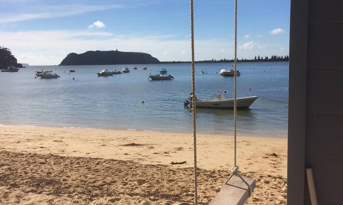 Great Mackerel Beach House | Gumbuya - a beach retreat