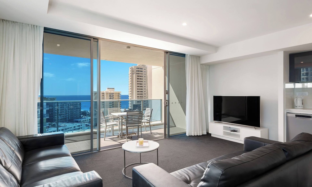 Surfers Paradise Apartment | H Residences Level 10, Ocean, Free Wi-Fi, Parking, Foxtel