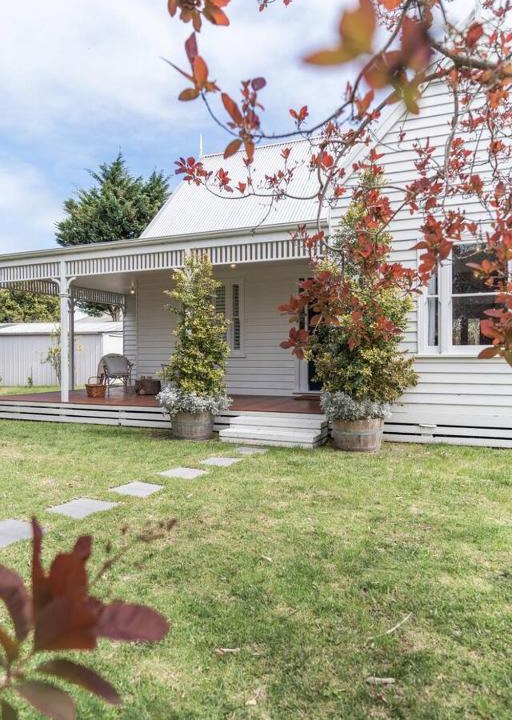 Barwon Heads Villa | Hamptons On Selby- Barwon Heads. Family and couples beach escape