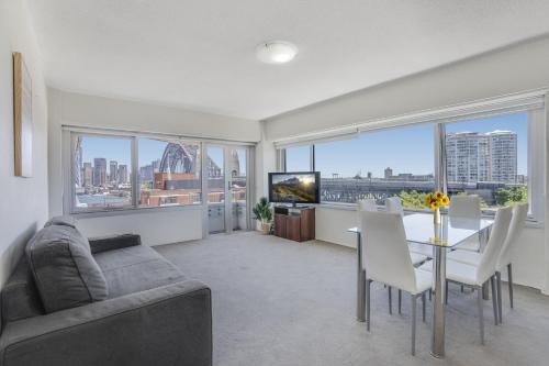 Kirribilli Apartment | Harbour Bridge Views