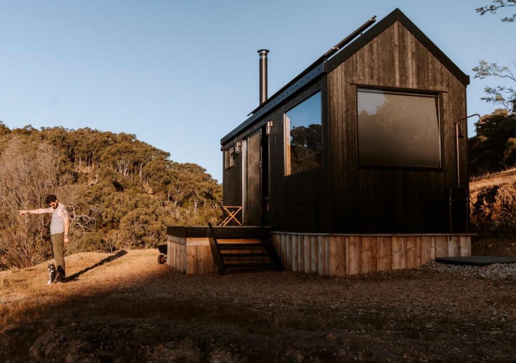 Reedy Creek House | Hike to your Off-Grid Cabin Deep in Nature - Jasper