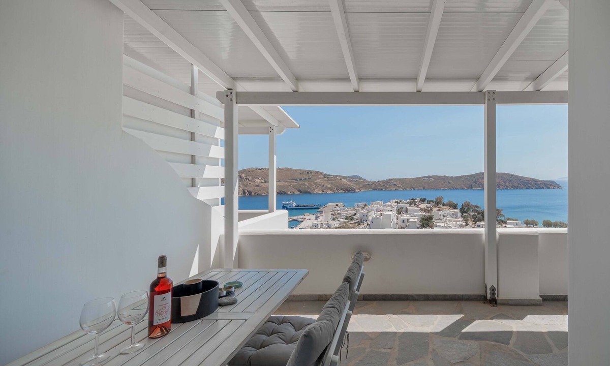 Livadi House | Holiday Home 'Bella Vista' with Sea View, Wi-Fi and Air Conditioning