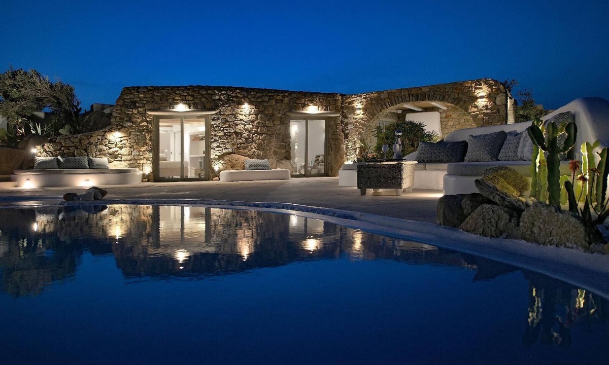 Platis Gialos House | Holiday home "Paraga Villa 2" with hot tub