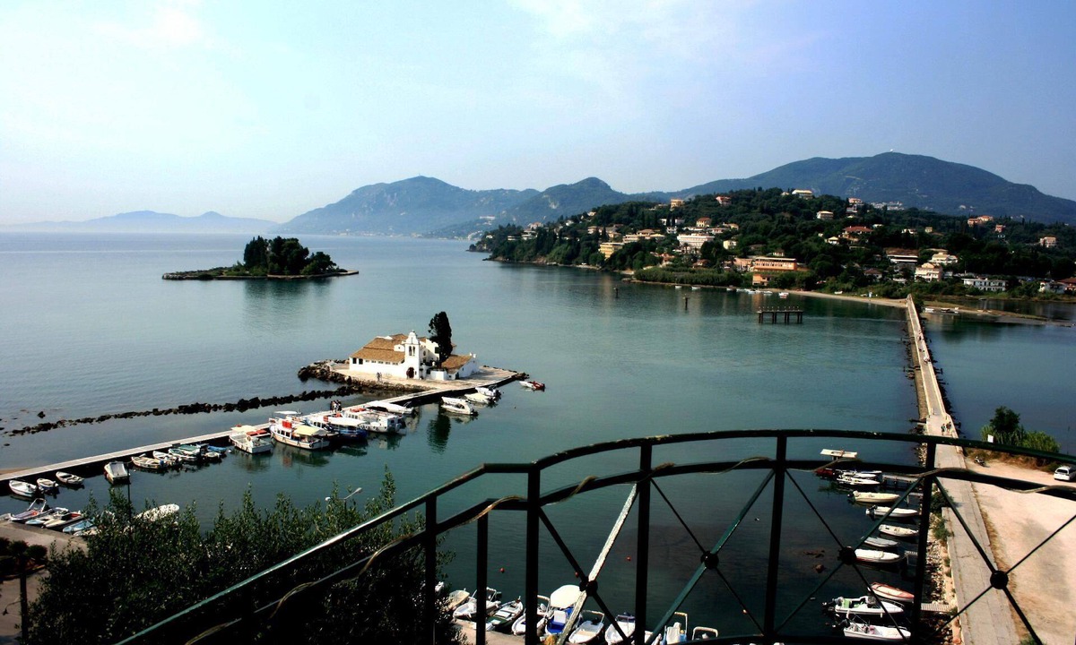 Perama House | Holiday house Perama for 3 - 6 persons with 3 bedrooms - Holiday house
