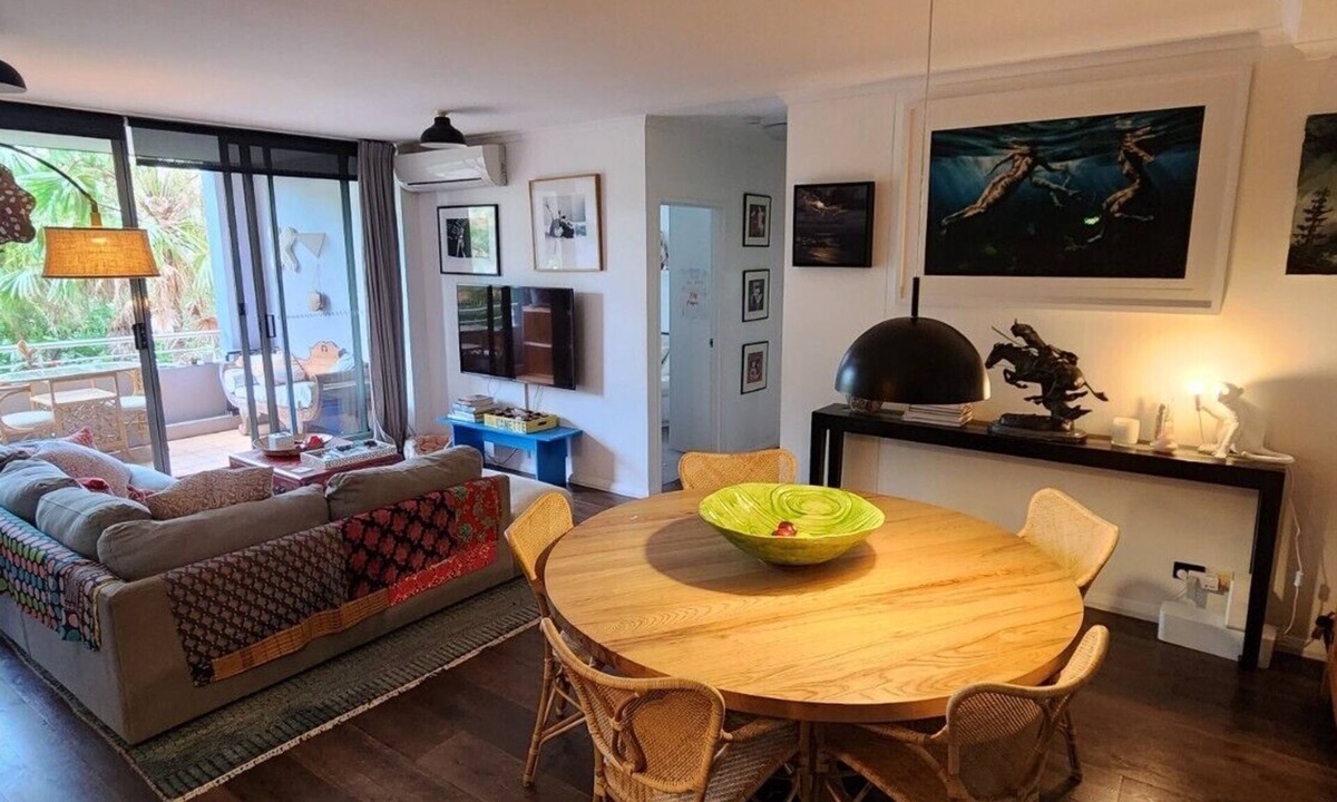 Redfern Apartment | Homely Apartment In Sought After Building
