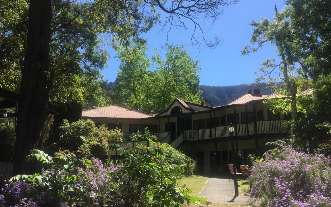 Halls Gap Hotel | Hotel ∙ 3 bedrooms ∙ 10 guests