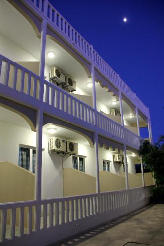 Archangelos House | Hotel Ikaros
