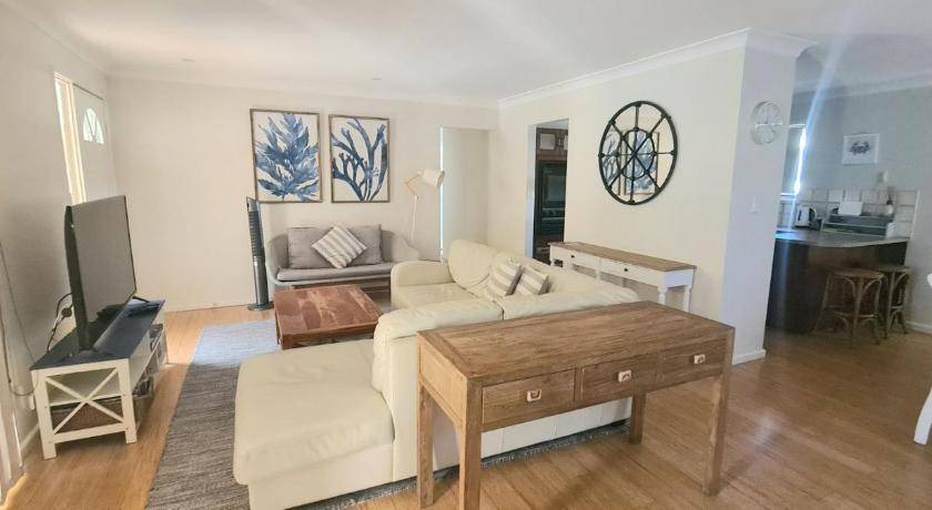 Mollymook Beach House | House ∙ 3 bedrooms ∙ 7 guests