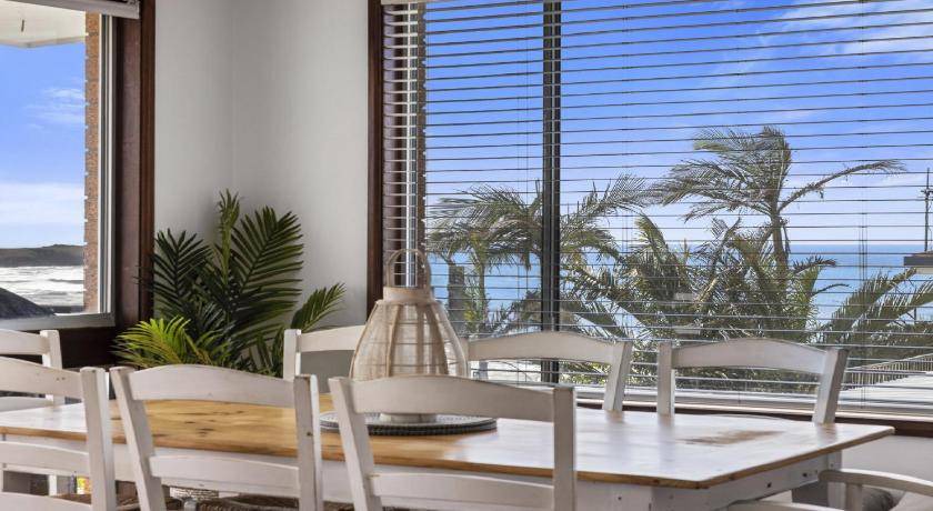 Emerald Beach House | House ∙ 3 bedrooms ∙ 8 guests