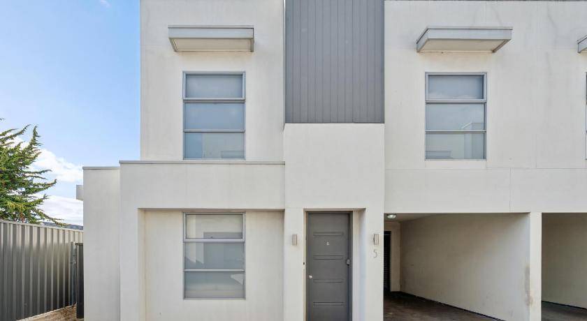 West Croydon House | House ∙ 3 bedrooms ∙ 7 guests